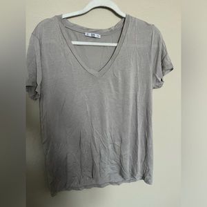 Zara T-shirt. Color: Gray. Size: L